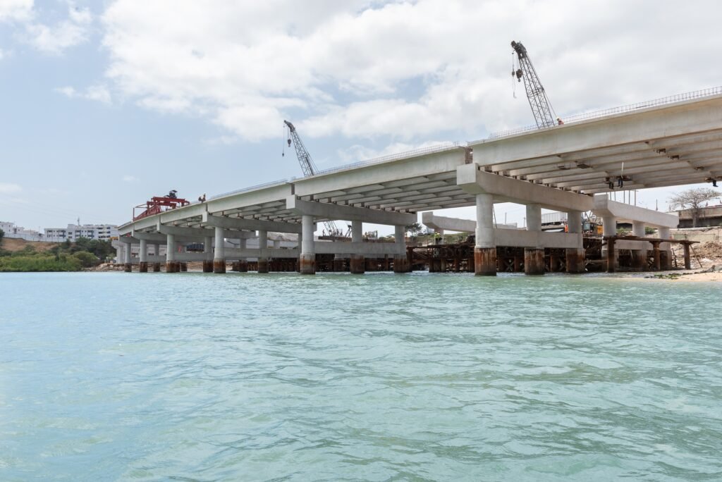 The 457m long Makupa Causeway Bridge which links Mombasa City to the Kenyan mainland has been built using sustainably produced Duracem Cement which reduces carbon emissions by 64 percent. 